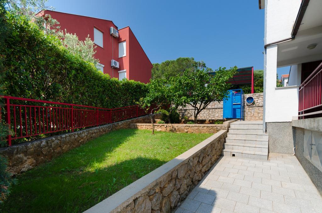 Apartments Miha Krk Town Exterior photo